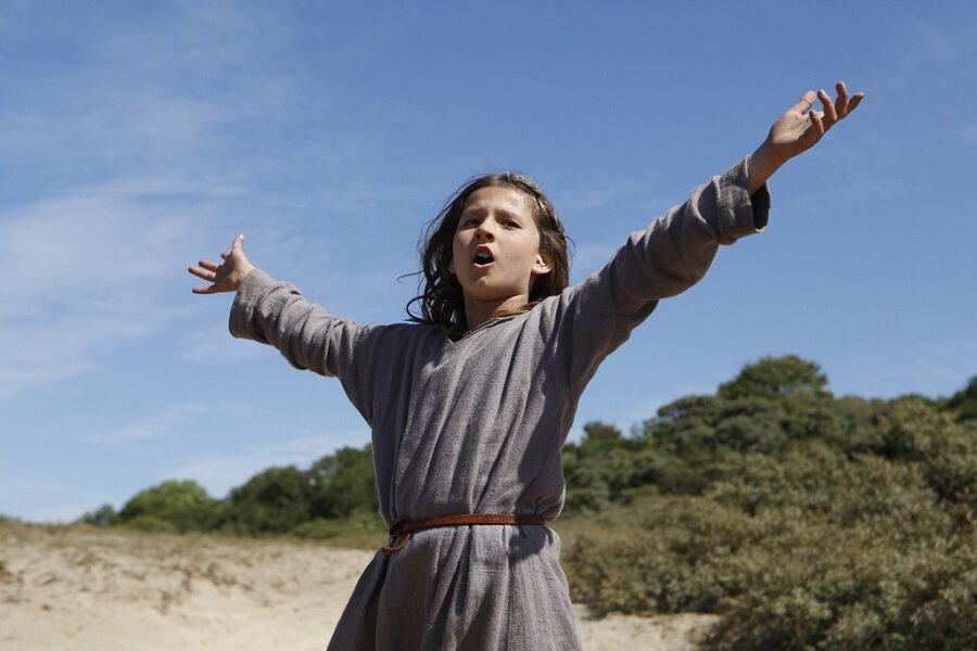 Prömiyerini Cannes’da Gerçekleştirecek Müzikal Drama Jeannette: The Childhood of Joan of Arc’tan Fragman Yayınlandı!