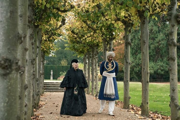 judi-dench-li-victoria-and-abdul-fragman-filmloverss