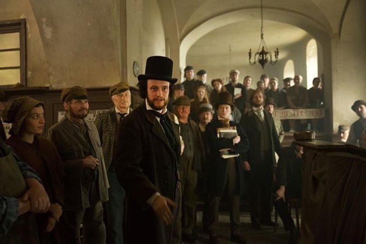 karl-marx-manifesto-filmloverss