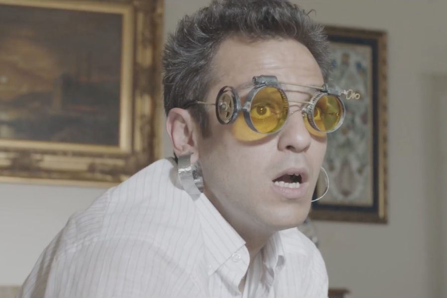 Onur Ünlü’nün Yazıp Yönettiği İnternet Dizisi Görünen Adam’ın Fragmanı Yayınlandı