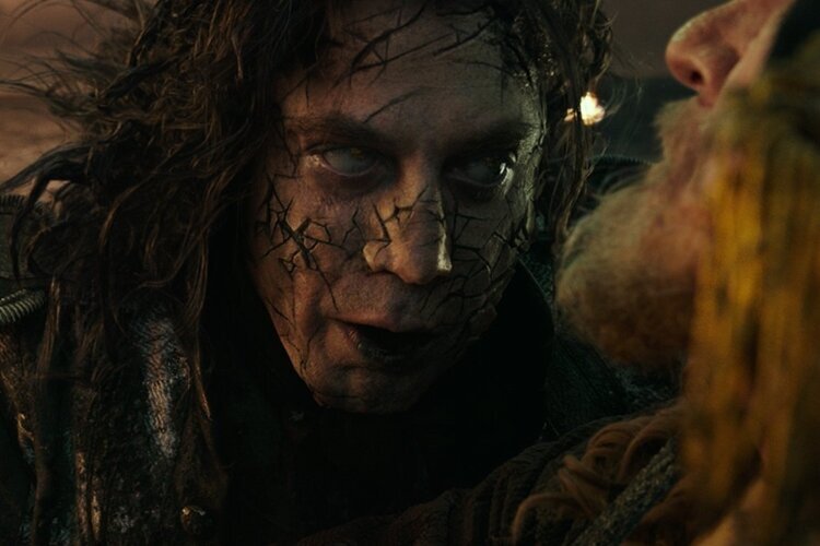 pirates-of-the-caribbean-dead-men-tell-no-tales-in-kotu-karakteri-johnny-depp-degistirmeden-once-kadindi-filmloverss