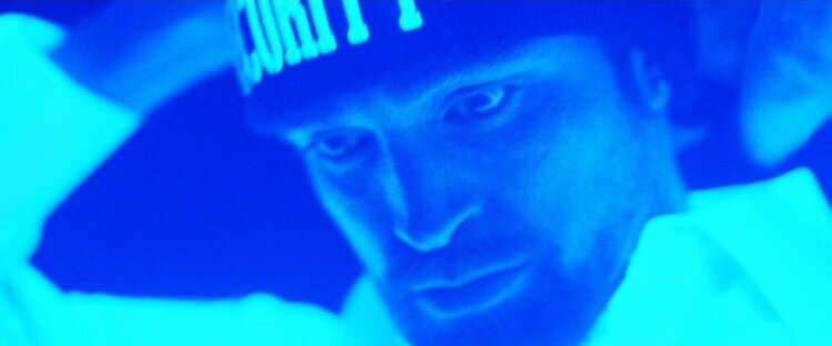 promiyerini-cannes-da-gerceklestirecek-robert-pattinson-li-good-timedan-ilk-gorseller-yayinlandi-1-filmloverss