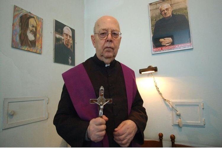 the-devil-and-father-amorth-gabriele-amorth-filmloverss