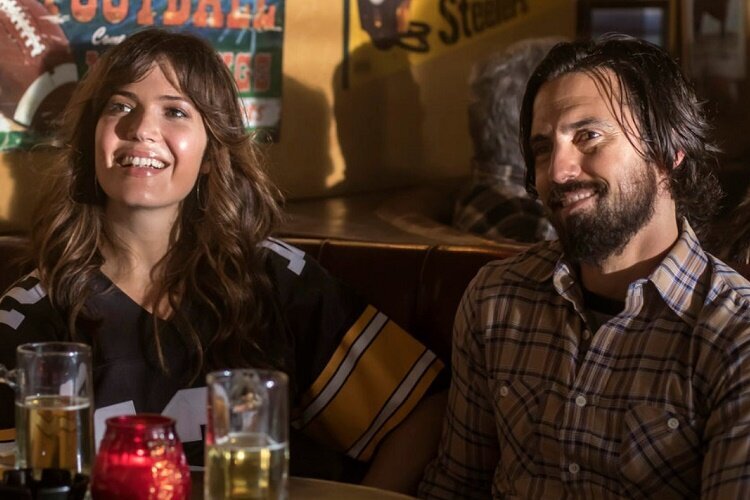 THIS IS US -- "The Game Plan" Episode 105 -- Pictured: (l-r) Mandy Moore as Rebecca, Milo Ventimiglia as Jack -- (Photo by: Ron Batzdorff/NBC)