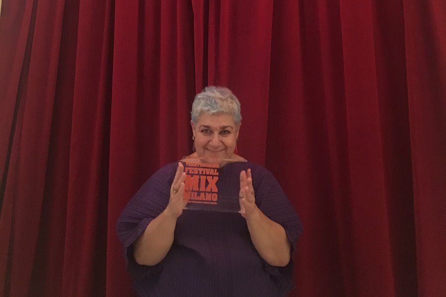 Serra Yılmaz İtalya’nın Komedi Kraliçesi Ödülünü Aldı!