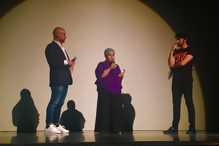 serra-yilmaz-queen-of-comedy-odulu-filmloverss