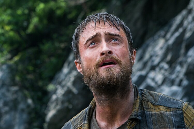 daniel-radcliffe-in-basrolunde-oldugu-jungle-dan-merak-uyandiran-fragman-yayinlandi-2-filmloverss