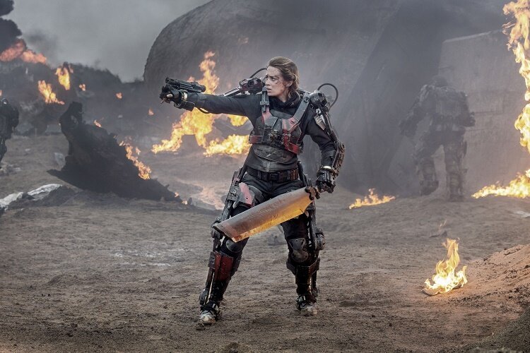 edge-of-tomorrow-un-final-sahnesinin-gizemi-devam-filminde-acikliga-kavusacak-2-filmloverss