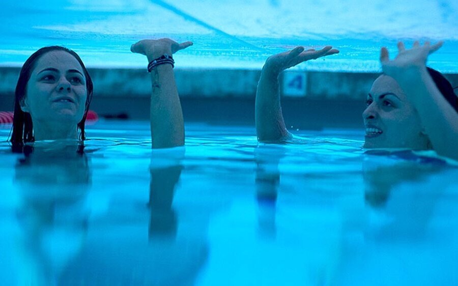 Gerçek Olaylardan Esinlenen 12 Feet Deep’ten Tüyler Ürperten Fragman Yayınlandı!