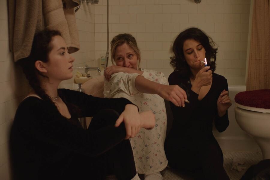 Gillian Robespierre ile Jenny Slate’i Yeniden Bir Araya Getiren Landline Filminden Fragman Yayınlandı!
