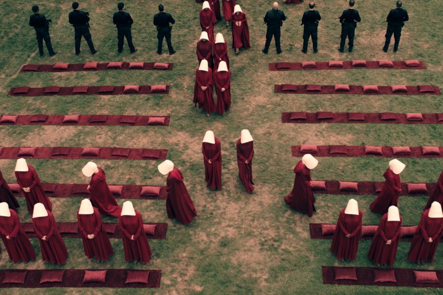 The Handmaid’s Tale: Rahatsız Edici Bir Gelecek Tasviri