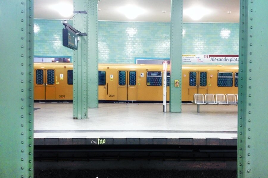 Wes Anderson Filmlerinde Görmeye Alıştığımız Yapılara Benzeyen Rengarenk Gerçek Yapıtlar!