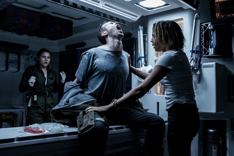 alien-covenantın-hangi-türe-evrilmek-istediğine-karar-veremediğini-öne-süren-başarılı-bir-video-2-filmloverss