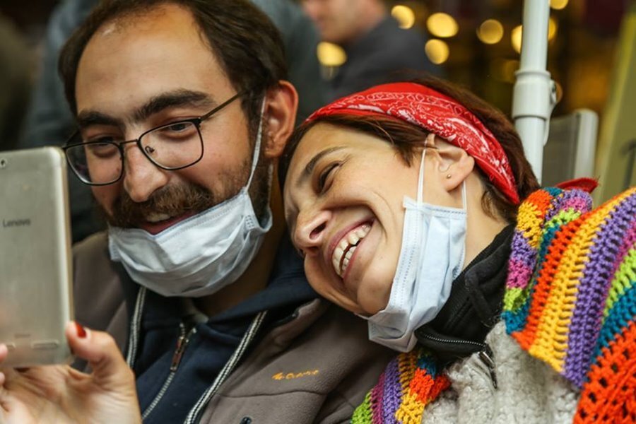 Sırrı Süreyya Önder’den Nuriye ve Semih’in Haklı ve Onurlu Direnişi İçin Kısa Film: #Yaşıyor