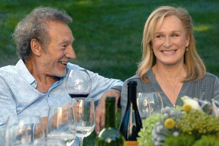 patrick-stewart-glenn-closelu-the-wilde-wedding-filminden-fragman-yayinlandi-2-filmloverss