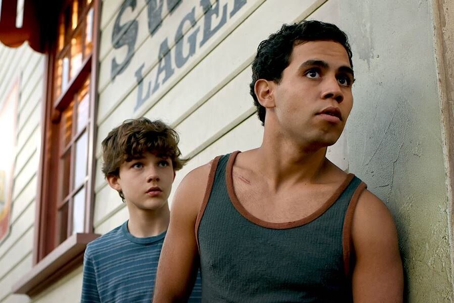 Toni Collette ve Hugo Weaving’i Bir Araya Getiren Jasper Jones’dan Yeni Fragman Yayınlandı!