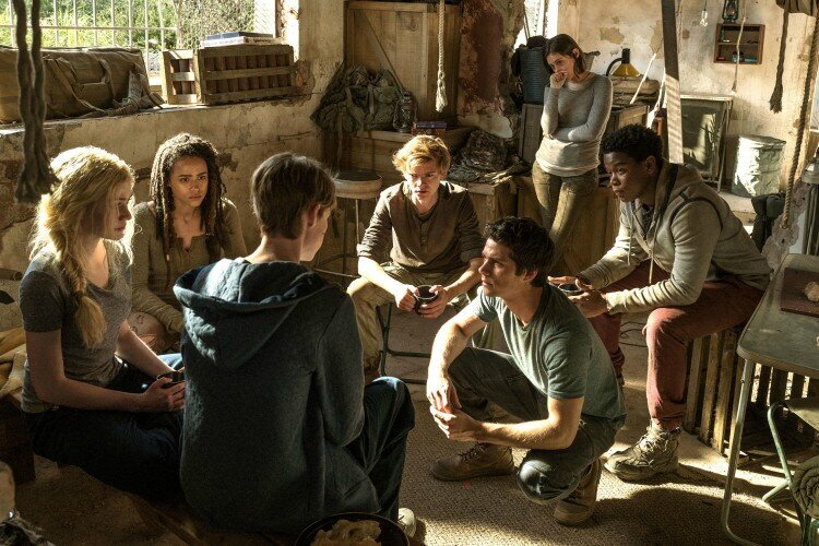maze-runner-the-death-cure-cast-image-dylan-obrien-thomas-brodie-sangster-filmloverss
