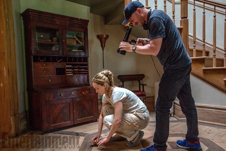 mother! Jennifer Lawrence and Director Darren Aronofsky on set