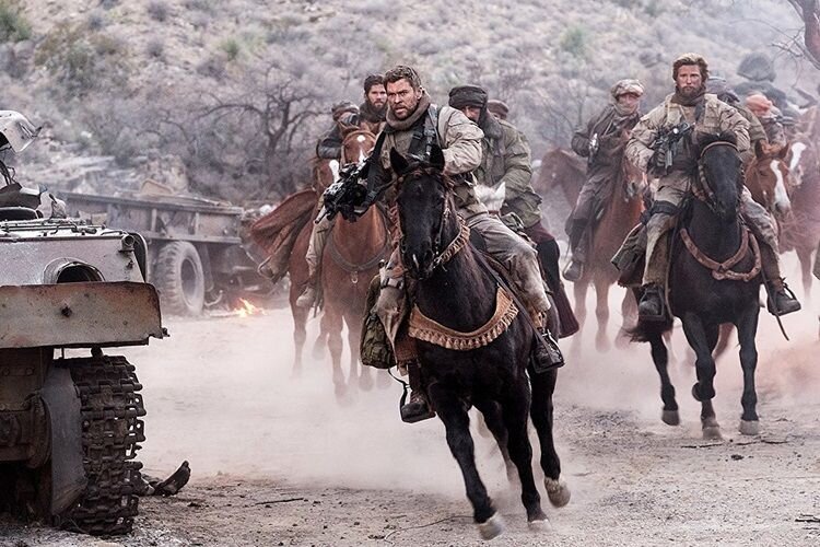 chris-hemsworth-ve-michael-shannonlı-12-strong-filminden-ilk-fragman-2-filmloverss