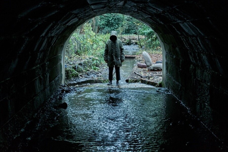 Martin Freeman’lı Ghost Stories’den Merak Uyandıran Bir Fragman Yayınlandı!