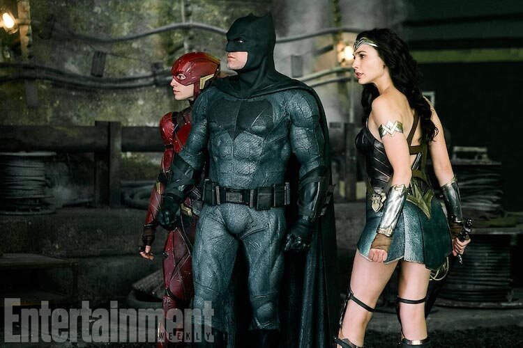 JUSTICE LEAGUE (2017) (L-r) EZRA MILLER as The Flash, BEN AFFLECK as Batman and GAL GADOT as Wonder Woman Credit: Clay Enos/ ™ & © DC Comics/Warner Bros.