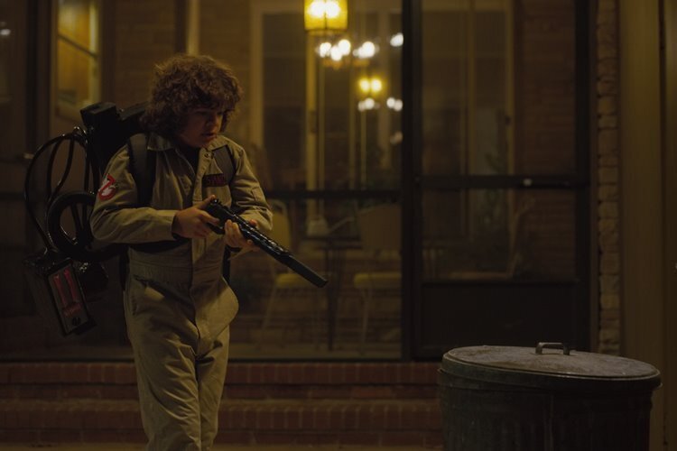 stranger-things-2sezon-filmloverss