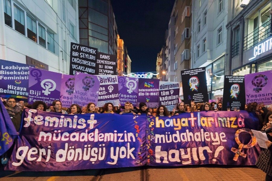 Kuir Kısalar’la Beraber “Çaktırmadan” 25 Kasım Feminist Gece Yürüyüşü de Yasaklandı