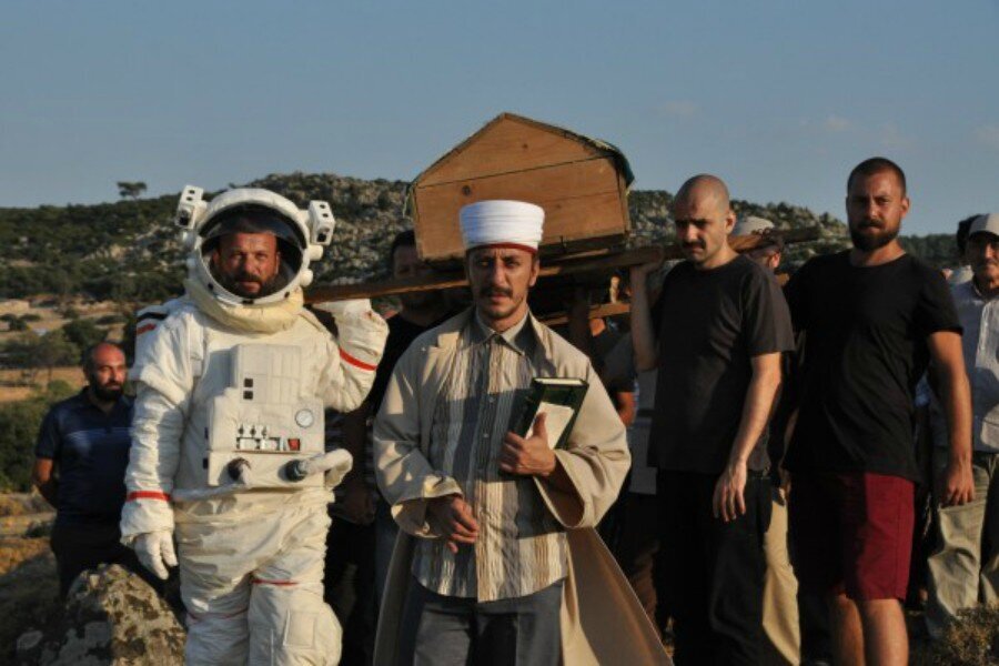 Tolga Karaçelik’in Kelebekler’i, 59. Selanik Uluslararası Film Festivali’nden Balkan Survey Ödülü’yle Döndü