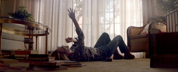 Julianne Moore’lu Gloria’nın Yeniden Çevrimine İlk Bakış