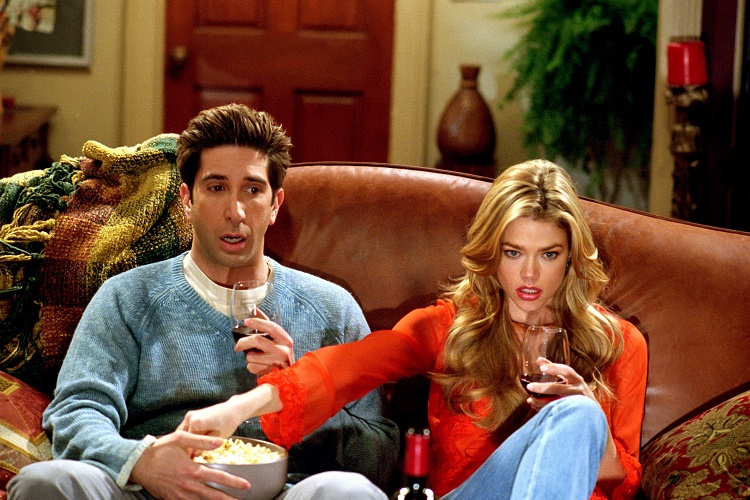 tartısma-yaratan-10-friends-bölümü-6-filmloverss