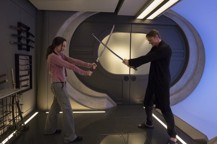 Netflix’in 2 Şubat’ta Gösterime Girecek Bilim Kurgu Dizisi Altered Carbon’dan Özel Bir Video Paylaşıldı