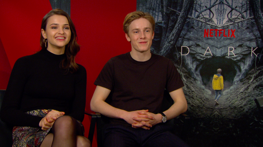 Almanya’nın Stranger Things’i Olarak Lanse Edilen, Netflix’in Yeni Dizisi Dark’ın Yönetmeni ve Oyuncularıyla Söyleştik!