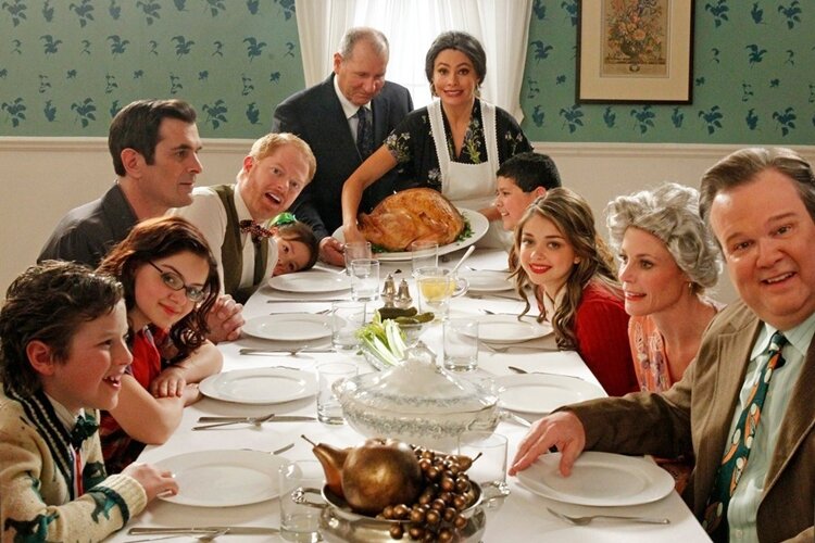 Modern Family2 - FilmLoverss