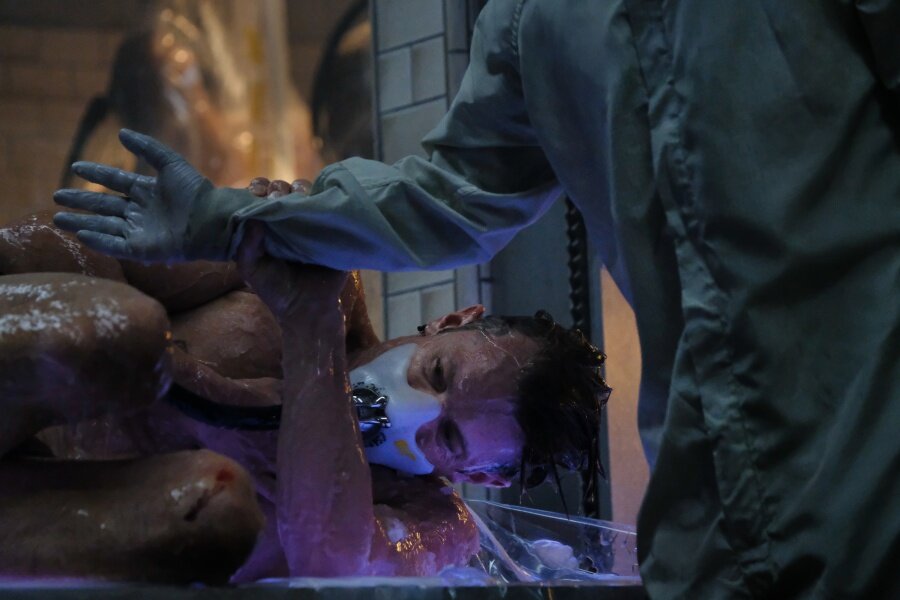 Netflix’in Dev Bütçeli Yeni Siberpunk Bilimkurgu Serisi Altered Carbon’dan Fragman Yayınlandı