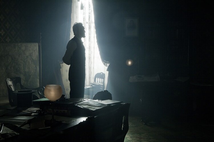 "LINCOLN" L 003317 Daniel Day-Lewis stars as President Abraham Lincoln in this scene from director Steven Spielberg's drama "Lincoln" from DreamWorks Pictures and Twentieth Century Fox. Ph: David James, SMPSP ©DreamWorks II Distribution Co., LLC. All Rights Reserved.