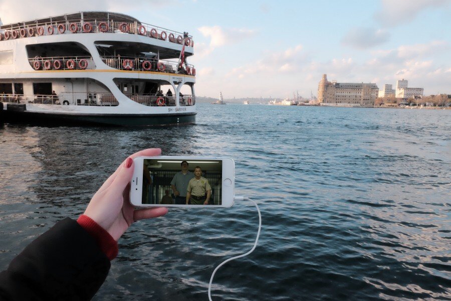 Netflix Araştırması: Sadece Evde Değil, Dışarıdayken de Dizi ve Film İzliyoruz