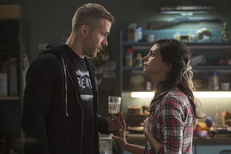 ryan-reynolds-ve-deadpool-senaristlerinden-yeni-bir-is-birligi-clue-2-filmloverss