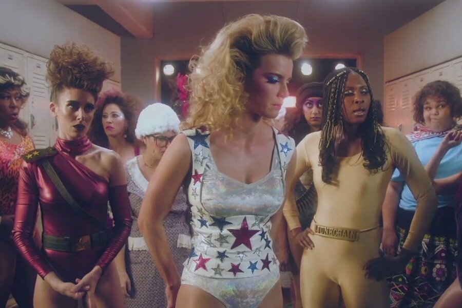 Netflix’in Sevilen Dizisi GLOW’un 2. Sezonundan Tanıtım Fragmanı Yayınlandı