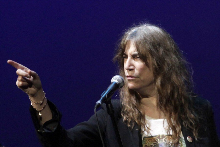 Darren Aronofsky’nin Yürütücü Yapımcısı Olduğu Sanal Gerçeklik Projesi Spheres: Pale Blue Dot’ı Patti Smith Seslendiriyor