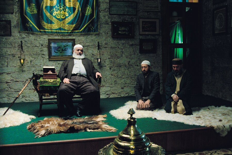 Takva Filminin Setine Gerçekleştirilen Polis Baskınının İlginç Perde Arkası