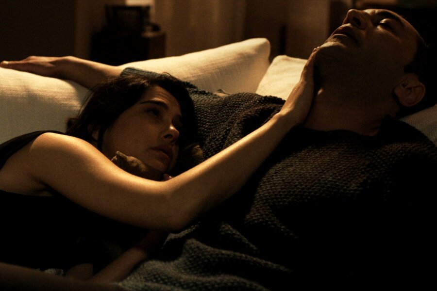 Gaslight ve Tereddüt Filmleri Üzerinden İkili İlişkilerde Duygusal Manipülasyon