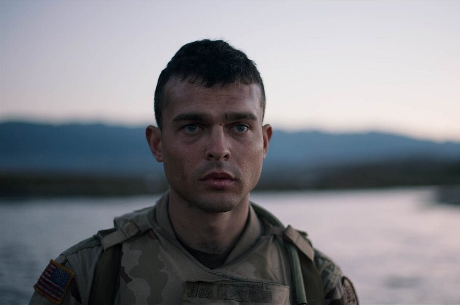 Alden Ehrenreich ve Tye Sheridan’lı Savaş Draması The Yellow Birds’ten Fragman Yayınlandı