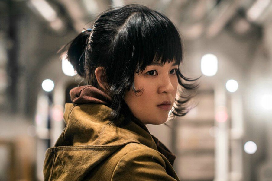 Star Wars: The Last Jedi’da Rol Alan Kelly Marie Tran, Kendisine Yapılan Olumsuz Eleştirilerden Sonra Sosyal Medya Hesaplarını Sildi