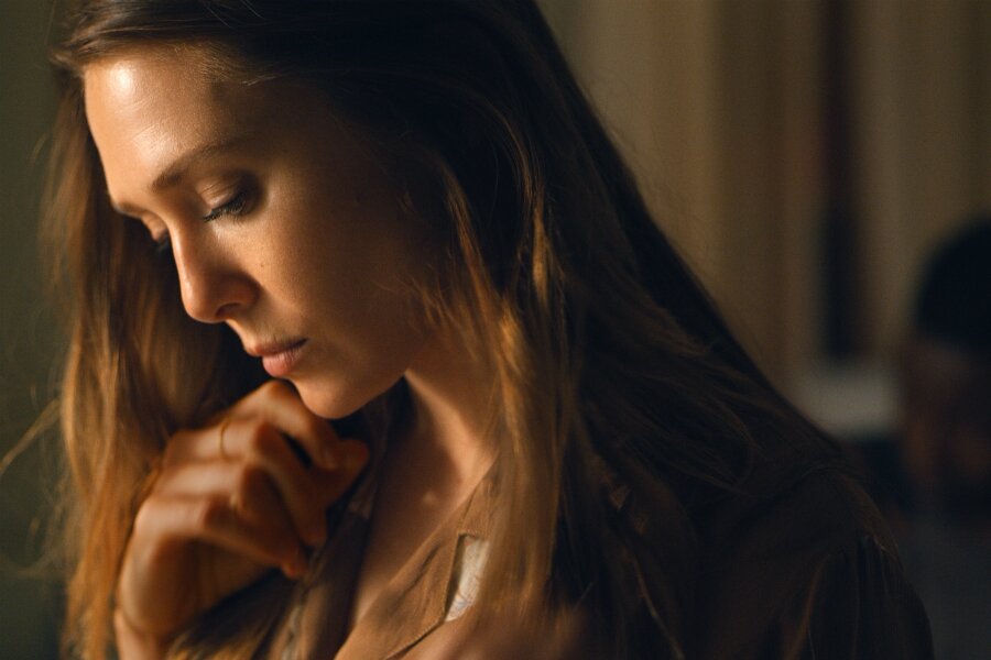 İlk Bakış: Elizabeth Olsen ve Kelly Marie Tran’li Facebook Dizisi Sorry for Your Loss