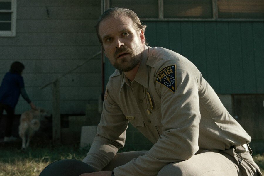 Duffer Kardeşler, Stranger Things’in 3. Sezonu İçin Komedi Filmi Fletch’ten Esinlenmiş