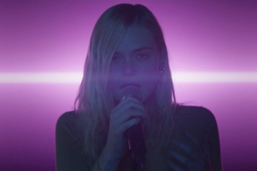 Max Minghella’nın Elle Fanning’li İlk Uzun Metrajı Teen Spirit’ten Tanıtım Fragmanı Yayınlandı