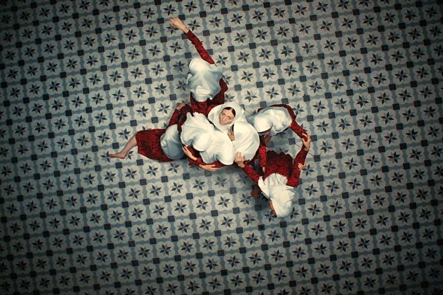 Ayhan Hanım: İmgesel Bir Deneme