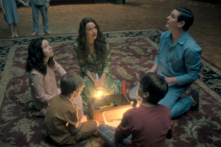 The Haunting of Hill House Dizisinin Kostümlerindeki 6 Gizli Detay