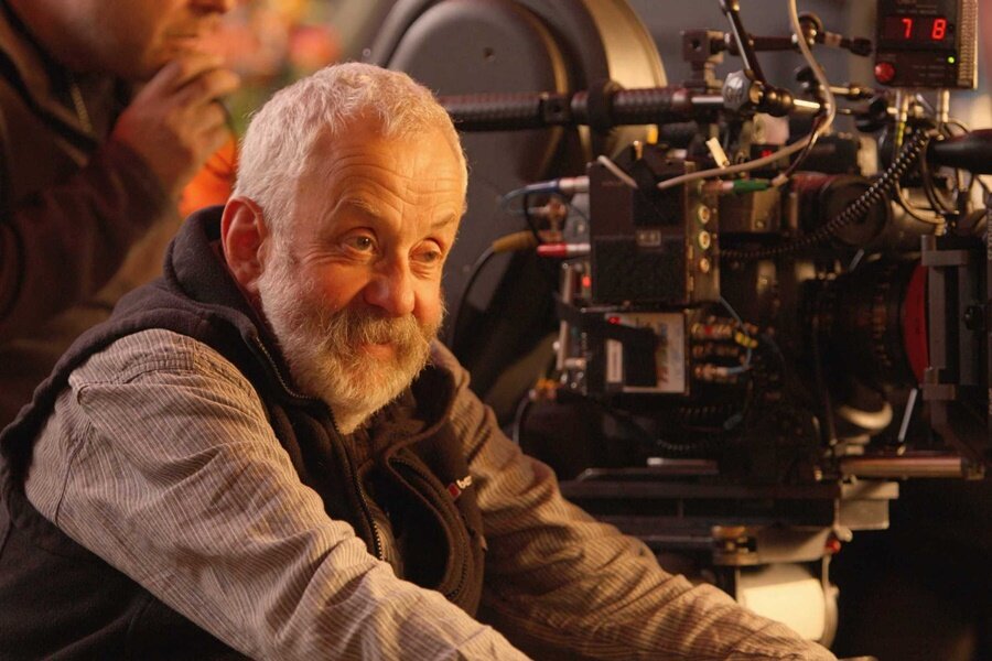 Mike Leigh, Ken Loach ve Robert Plant, Bağımsız Sinemanın Tekelleşmeye Doğru Gidişini Protesto Ediyor