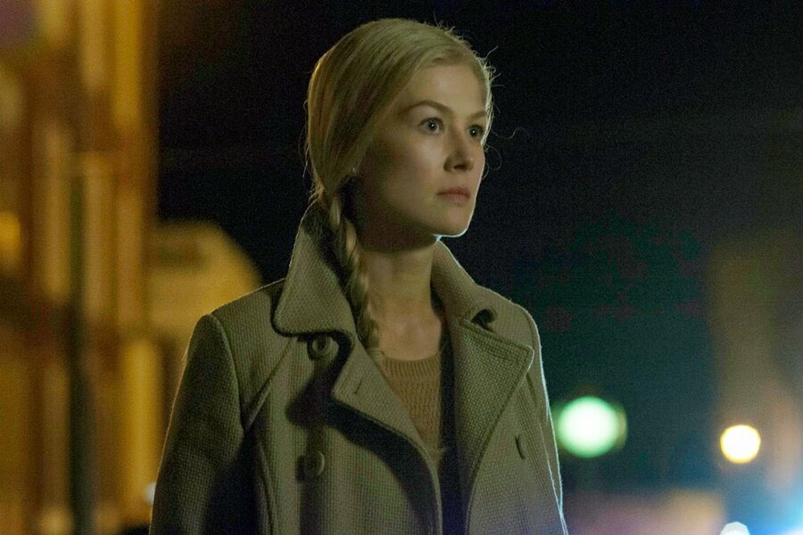 Amazon’un Rosamund Pike’lı The Wheel of Time Dizisi 2. Sezon Onayı Aldı